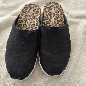 Toms Black Mules with Leopard Print Interior